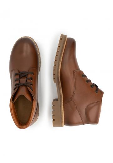 Ботинки на шнуровке