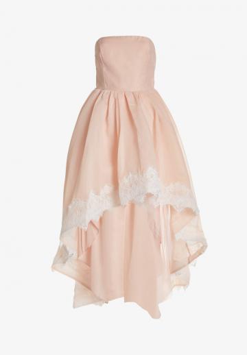 Платье без бретелек