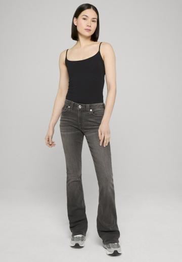 Клешеные джинсы