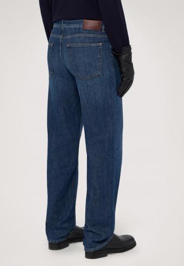 Прямые джинсы