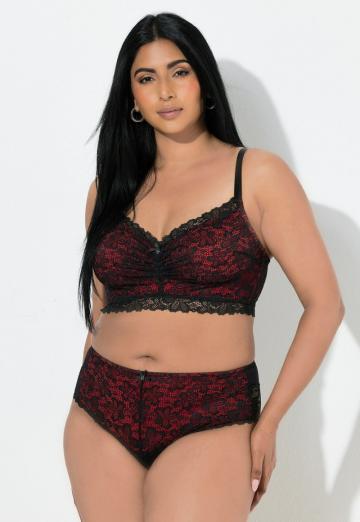 Трусы на бедрах