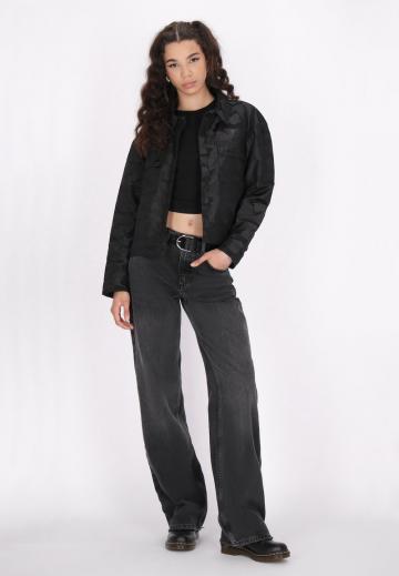 Куртка с накладнымит карманами