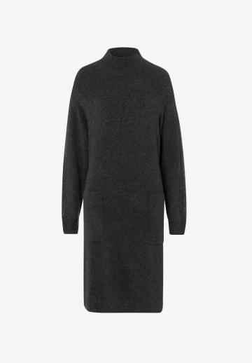 Вязаное платье