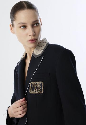 Блейзер с накладными карманами