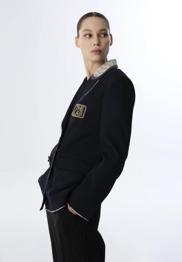 Блейзер с накладными карманами