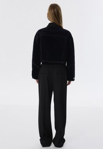 Куртка с накладнымит карманами