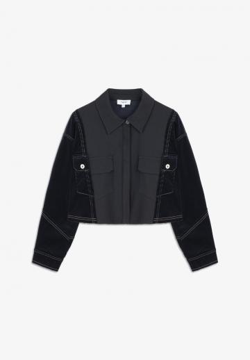 Куртка с накладнымит карманами