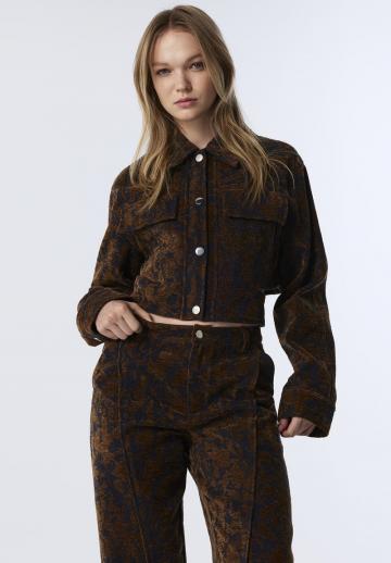 Короткая куртка