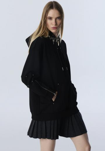 Пуловер с капюшоном