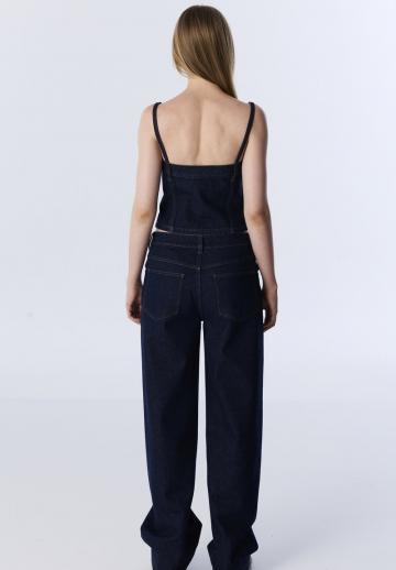 Топ на бретельках