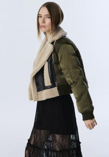 Короткая куртка