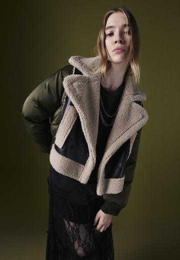 Короткая куртка