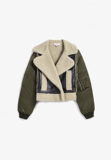 Короткая куртка