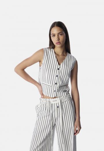 Джинсовая жилетка