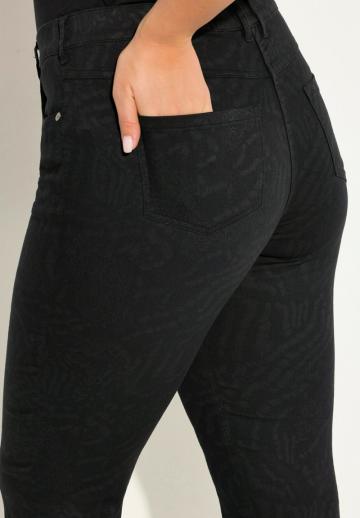 Короткие джинсы