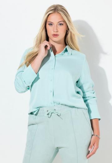 Атласная блузка