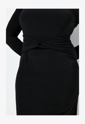 Платье футляр