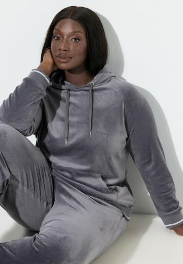 Пуловер с капюшоном