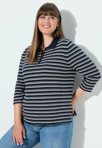 Пуловер в полоску