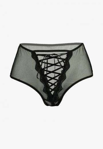 Трусы на бедрах