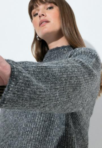 Длинный пуловер