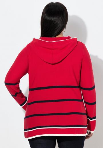 Пуловер в полоску