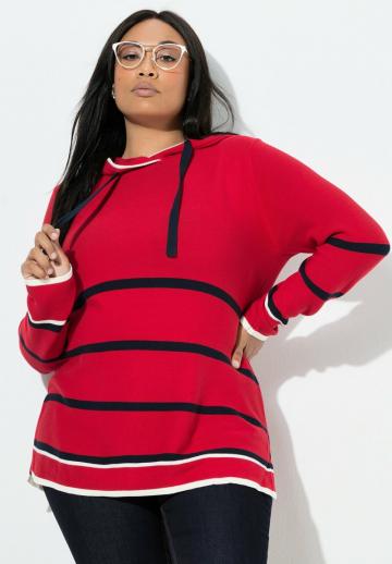 Пуловер в полоску