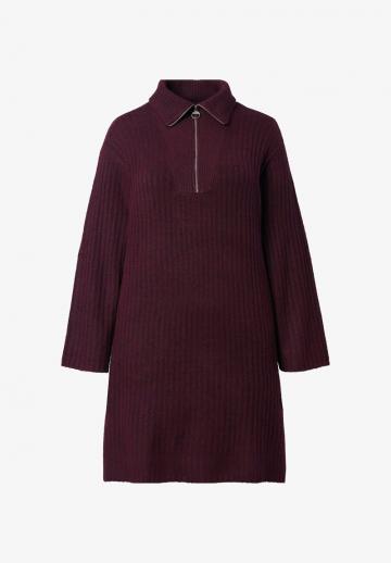 Вязаное платье