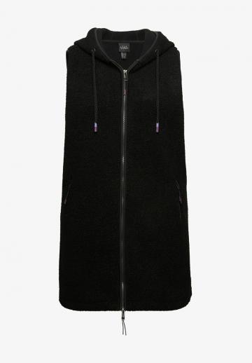 Длинный жилет