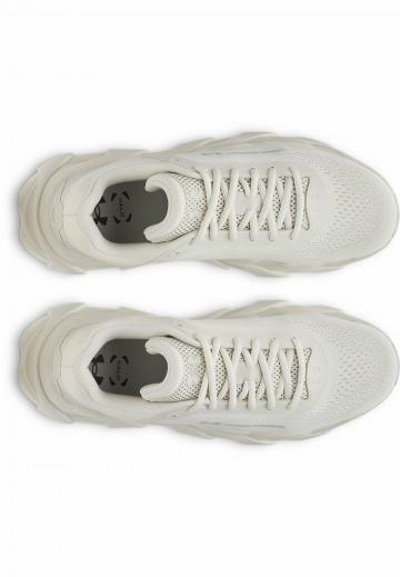 Беговые кроссовки