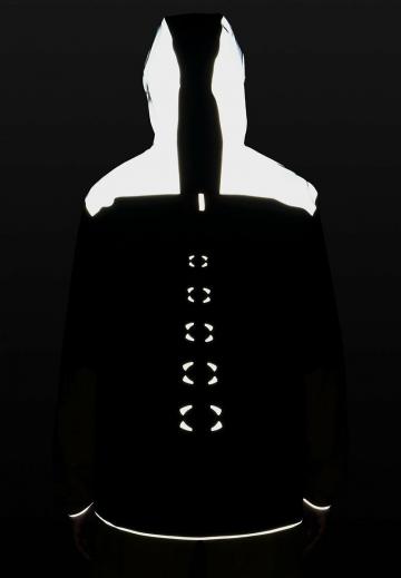 Спортивная куртка