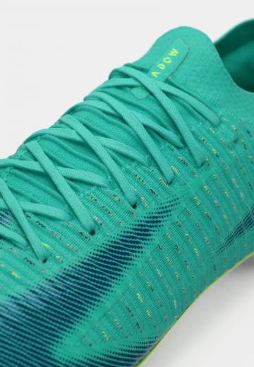 Футбольные бутсы