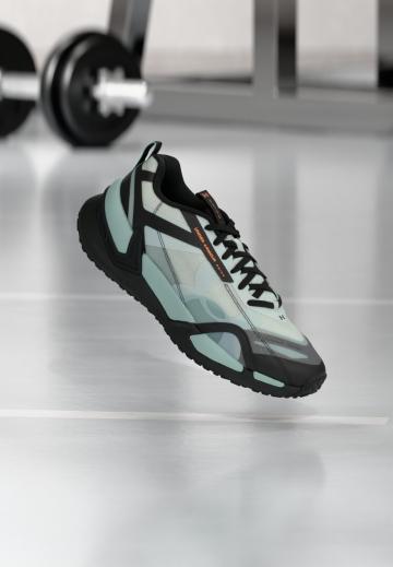 Тренировочные кроссовки