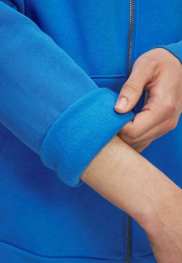 Спортивная кофта