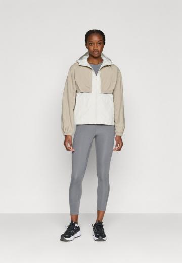 Спортивная куртка