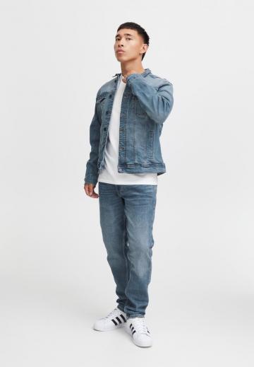 Узкие джинсы