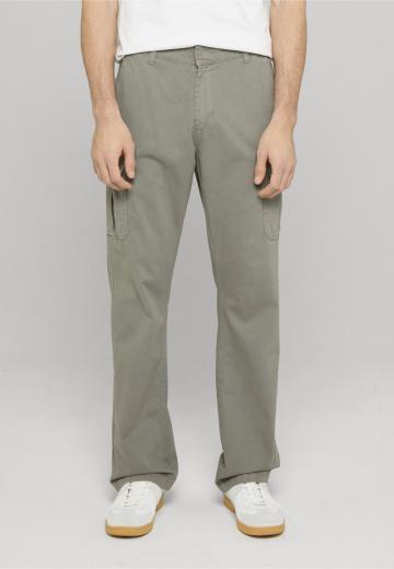 Брюки с накладными карманами