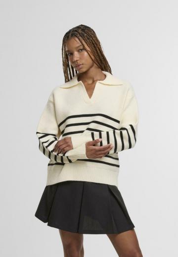 Пуловер с вырезом V