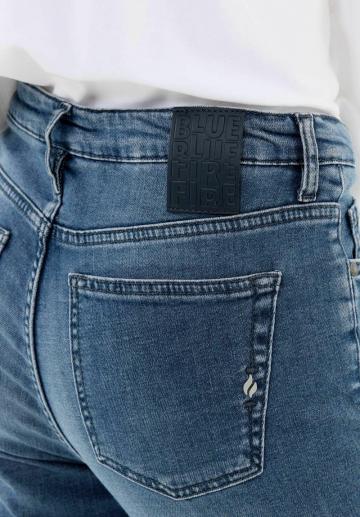 Клешеные брюки