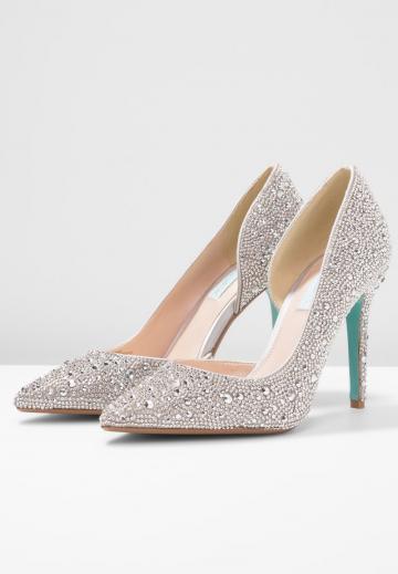 Туфли на высоком каблуке