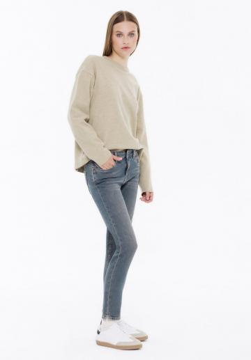 Узкие джинсы