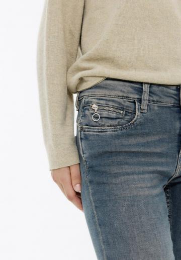 Узкие джинсы