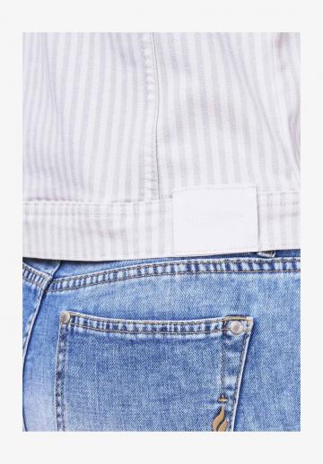 Джинсовая куртка