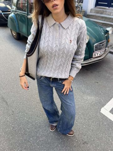 Пуловер с воротником поло