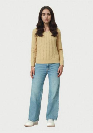 Пуловер с вырезом V