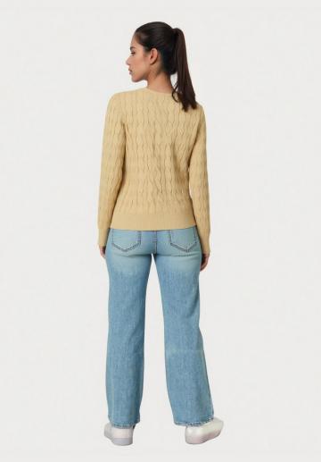 Пуловер с вырезом V