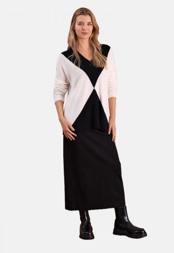 Пуловер с вырезом V