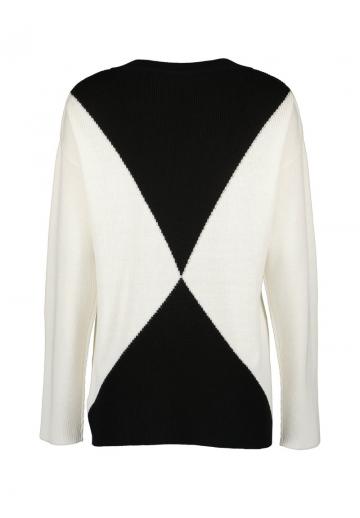 Пуловер с вырезом V