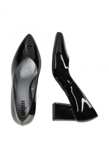 Туфли с высоким носом