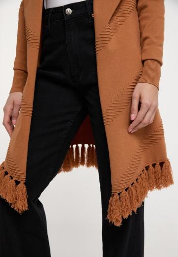 Длинный жилет